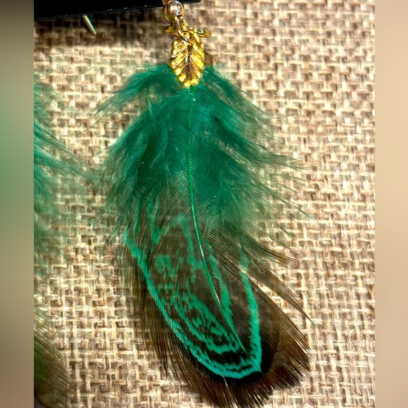 Green Feather Earrings- NWT - Hand Crafted - Picture 5 of 5